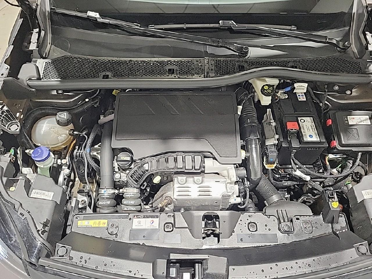 Peugeot 2008 puretech 130 s&s eat8 gt — photo 15