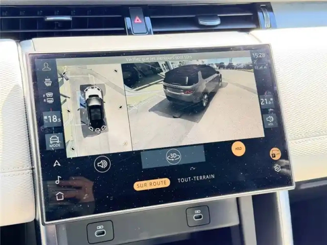 Land Rover Discovery Sport p270e phev awd bva — photo 22