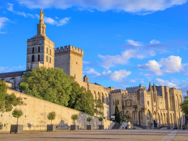 CESSION DE DROIT AU BAIL EMPLACEMENT PREMIUM À AVIGNON
