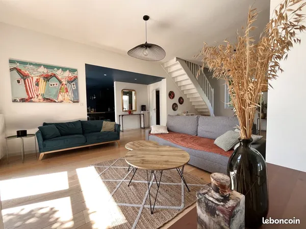 Maison 10 pièces 225 m²