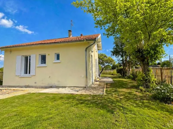 Charmante maison rénovée avec jardin à Bergerac à seulement 2,5 kms du centre ville !