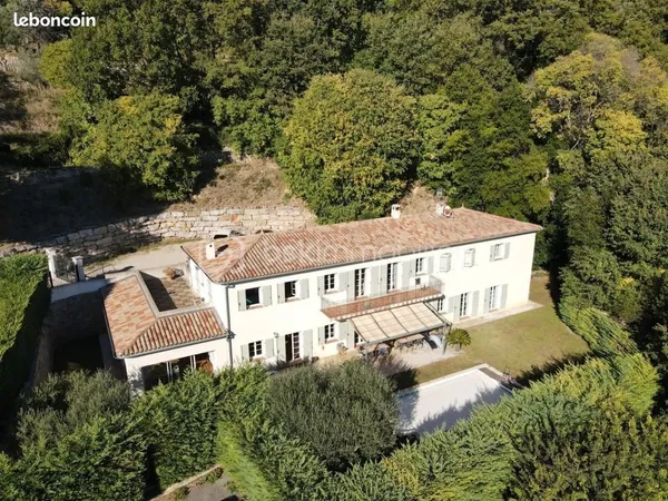 Maison 12 pièces 433 m²