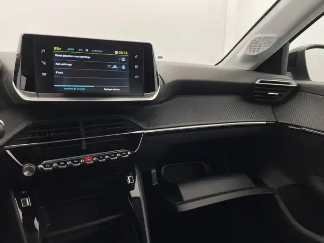 Peugeot 208 electrique 50 kwh 136ch — photo 26
