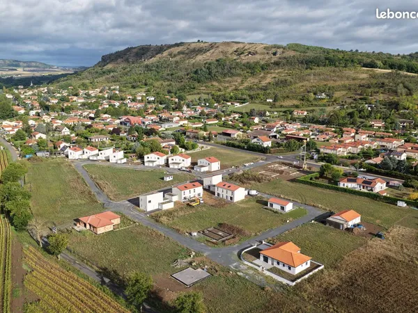Terrain 582 m² à ISSOIRE