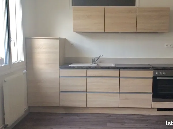 2 pièces 60 m2 plein centre au calme