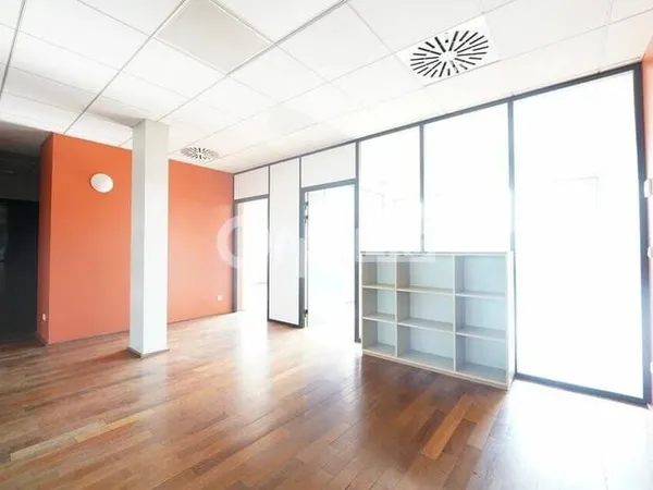 Bureau 175 m²
