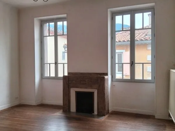 Quillan Maison Chambres privatives avec espaces partagés
