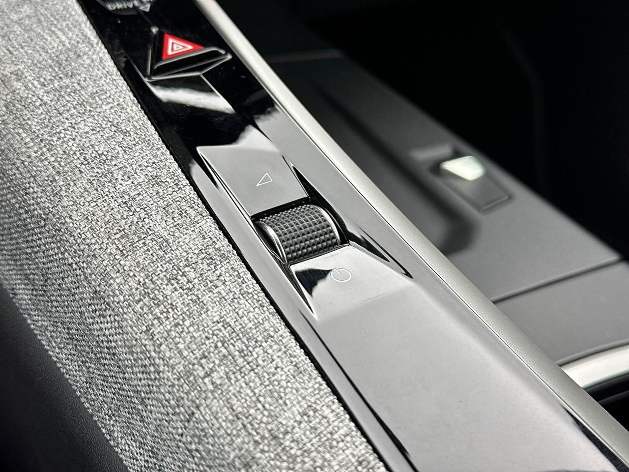 Peugeot 3008 hybrid 145 e-dcs6 gt — photo 31