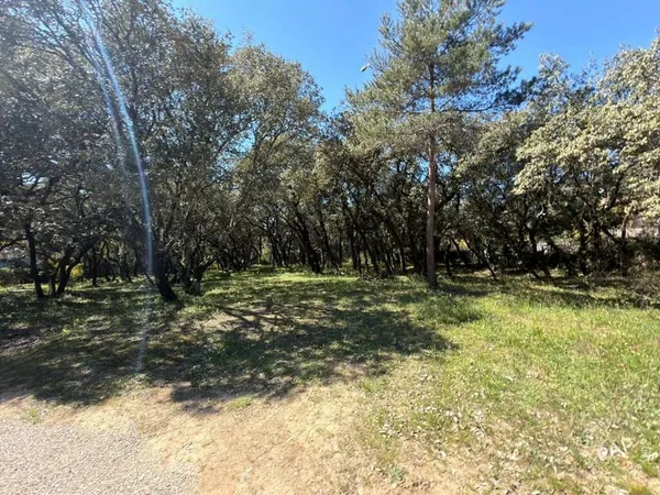Terrain 910 m²