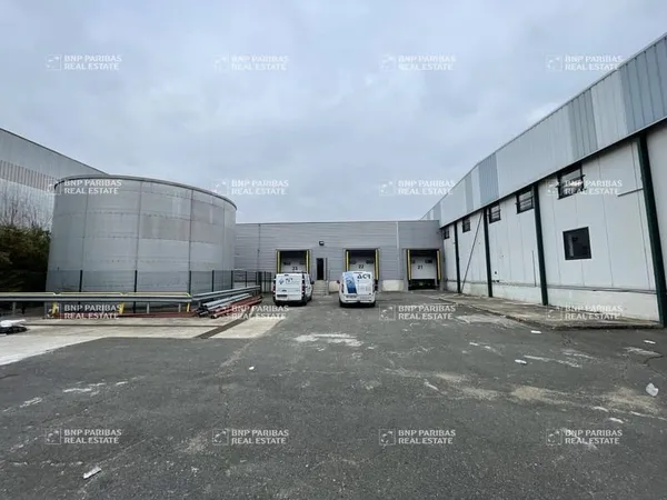 Entrepôt 1830 m²