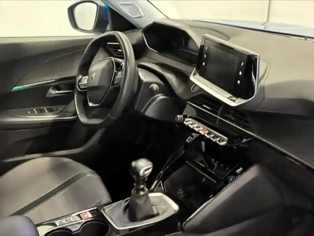 Peugeot 2008 1.2 puretech 130ch s&amp;s allure — photo 10
