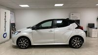 Toyota Yaris 116h Collection 5p — photo 8