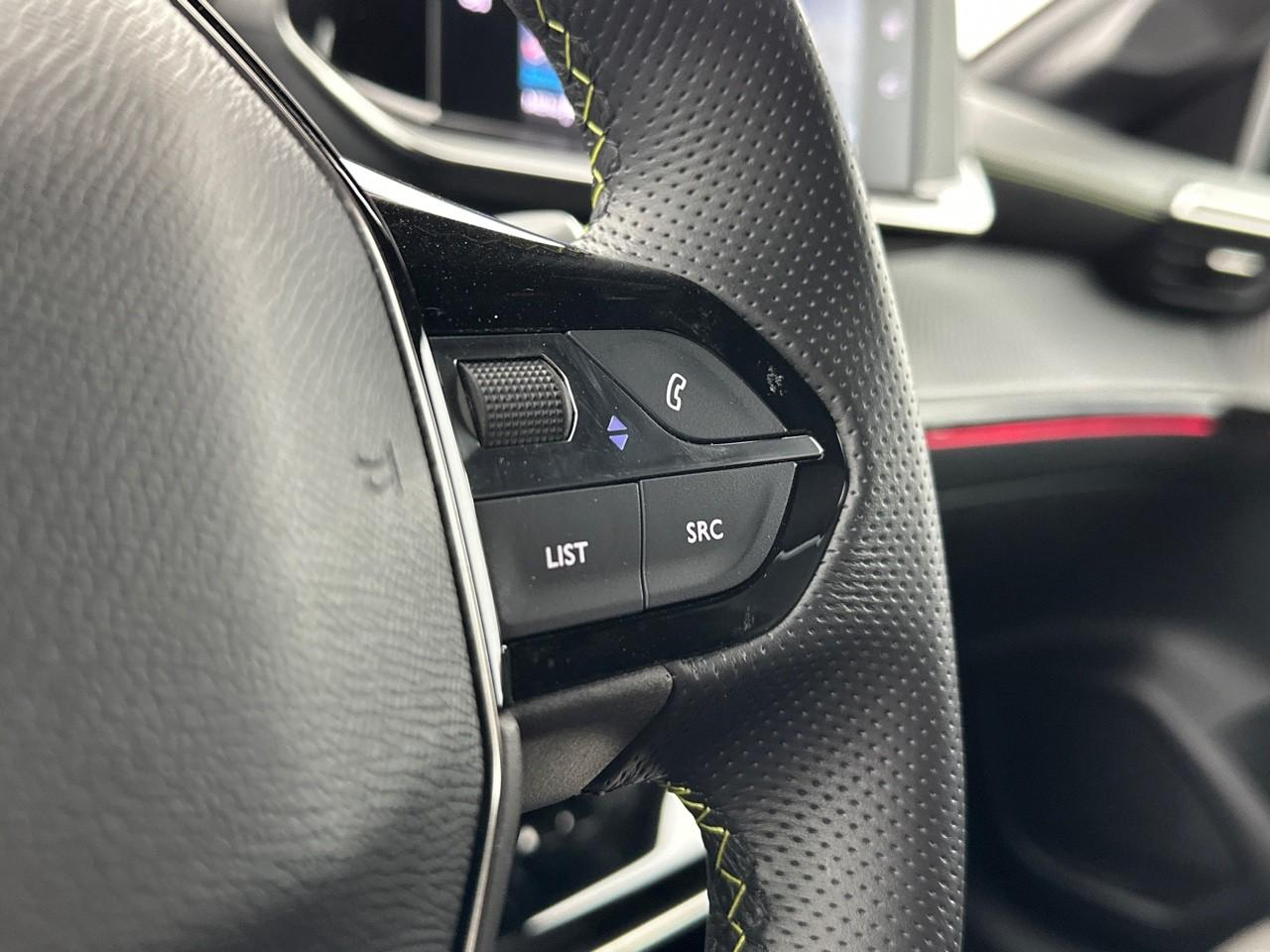 Peugeot 208 electrique 50 kwh 136ch gt — photo 18