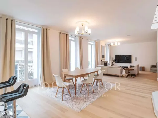Appartement 200 m²