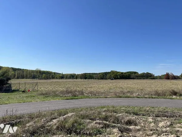 Terrain 850 m²