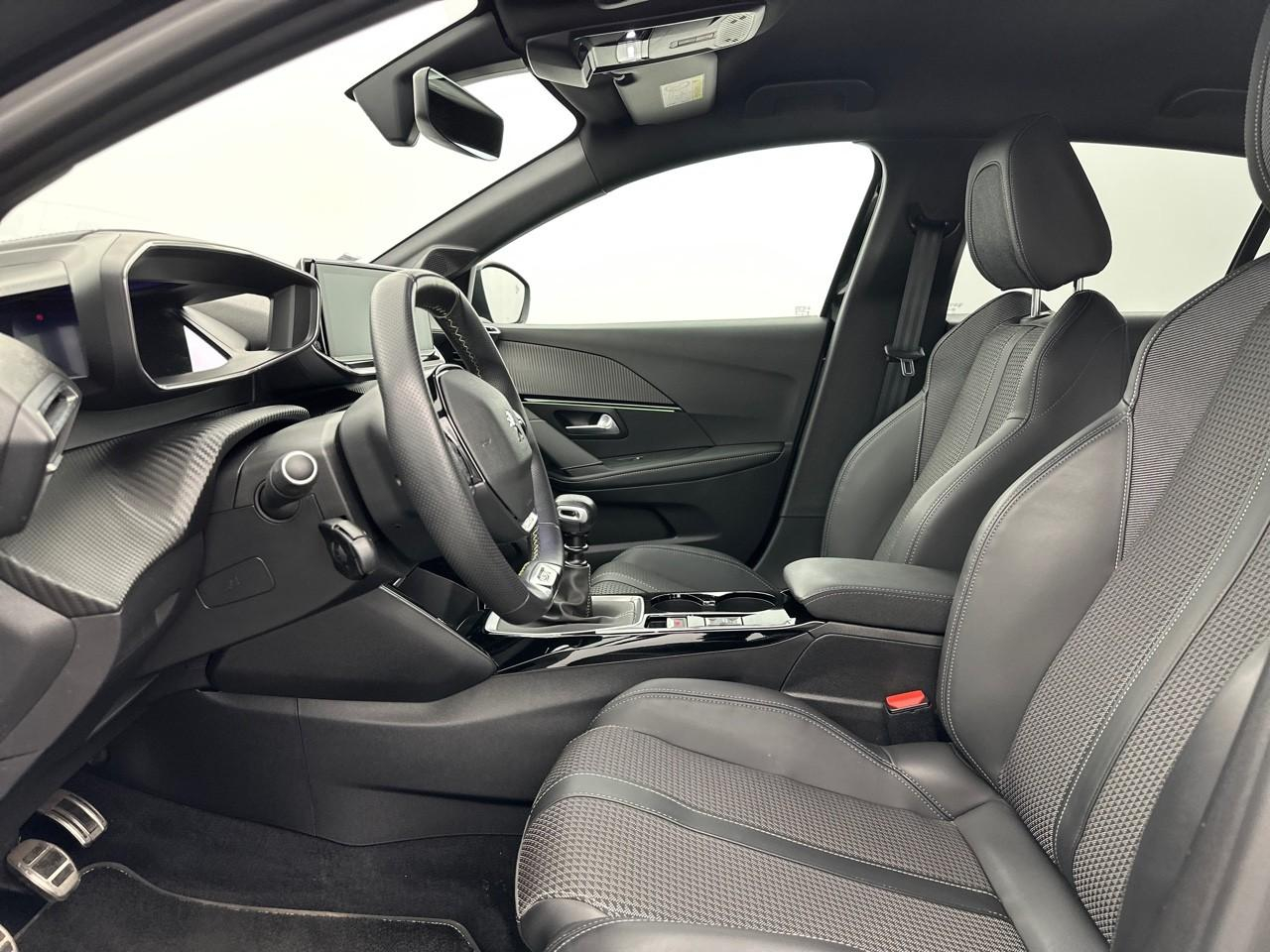 Peugeot 208 puretech 100 s&s bvm6 gt — photo 10