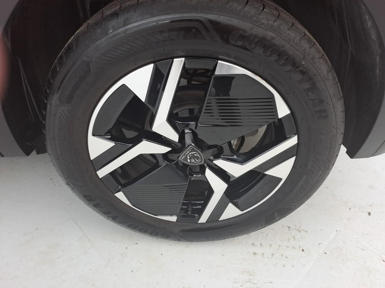 Peugeot 2008 puretech 130 s&s eat8 gt — photo 23