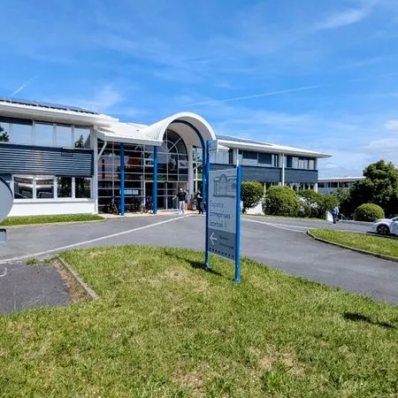 Bureau 29 m² Technopôle Izarbel