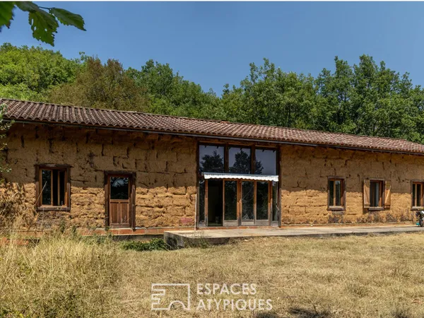 Surprenante maison bioclimatique à Cazals
