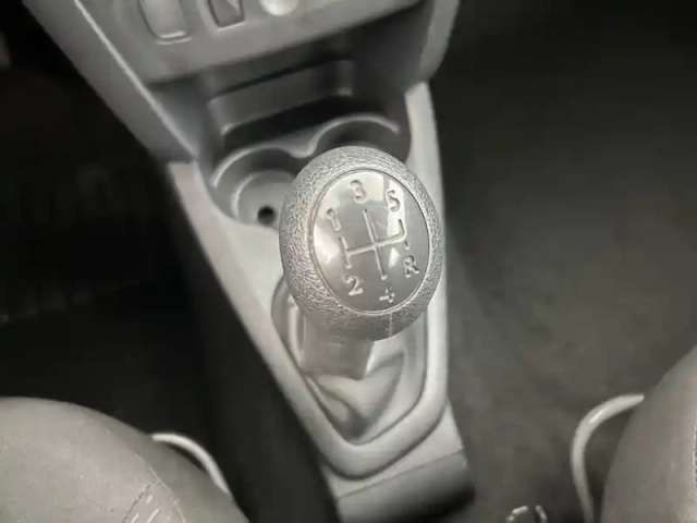 Dacia Sandero sce 75 — photo 42
