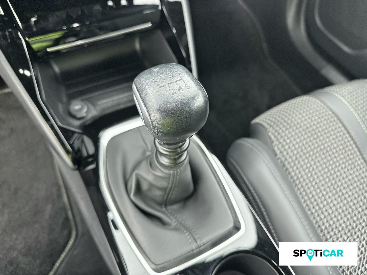 Peugeot 2008 1.2 puretech 130ch s&s gt — photo 14