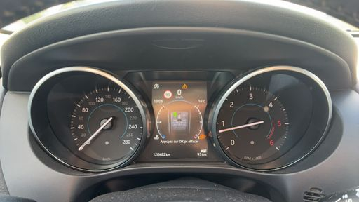 Jaguar F-Pace 2.0 D 163 2WD - Prestige – 2018 – 120482 km – Diesel – Boîte Manuelle — photo 36
