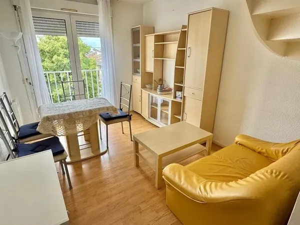 BORDEAUX NANSOUTY - T2 EN DUPLEX AVEC PARKING