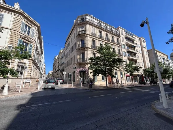 Local commercial lumineux - Haute Ville - Toulon
