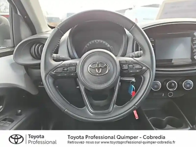 Toyota Aygo X 1.0 vvt-i 72ch dynamic my23 — photo 9