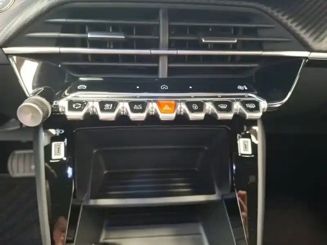 Peugeot 2008 electrique 54 kwh 156 ch — photo 27