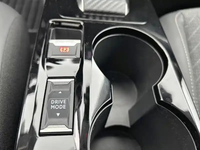 Peugeot 208 hybrid 110 e-dcs6 — photo 31