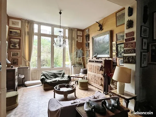 Maison 7 pièces 270 m²