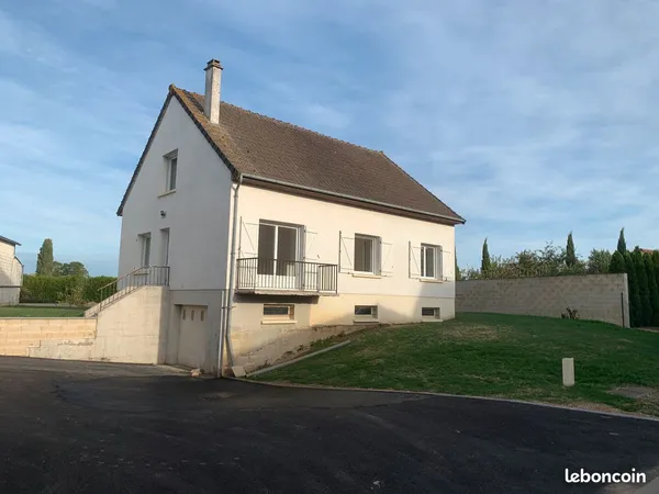Maison rénovée 84 m² - 2 chambres - terrain 1 000 m² - garage et sous-sol