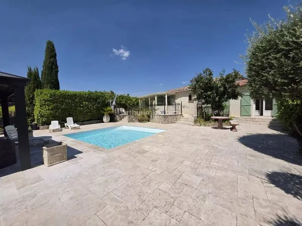 Villa 6 pièces 185 m²