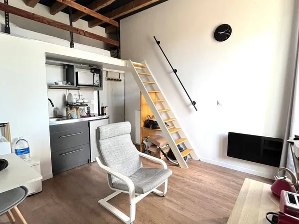 Studio 1 pièce 14 m²