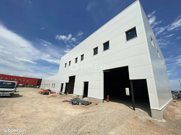Bureau 141 m²