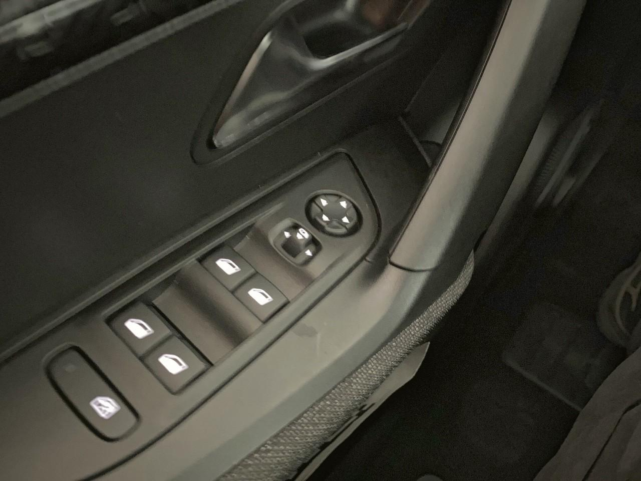 Peugeot 2008 hybrid 136 e-dcs6 style — photo 20