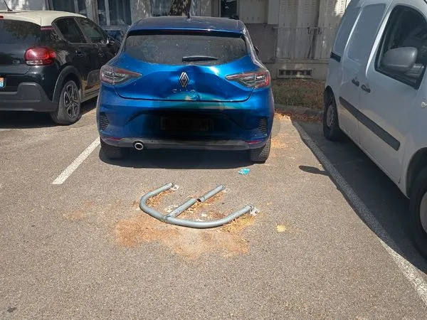 Place de parking numéroté rue de Chambéry
