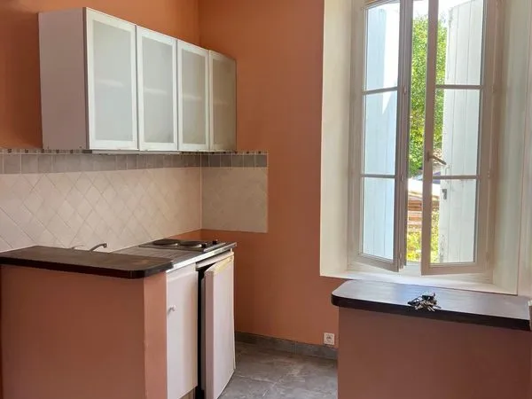 Très joli studio en rez-de-chaussée