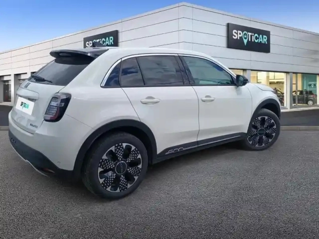 Fiat 600 1.2 hybrid 100ch dct6 la prima — photo 2