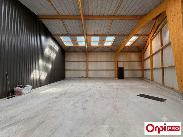 À LOUER  LOCAL D'ACTIVITE NEUF DE 150 m²