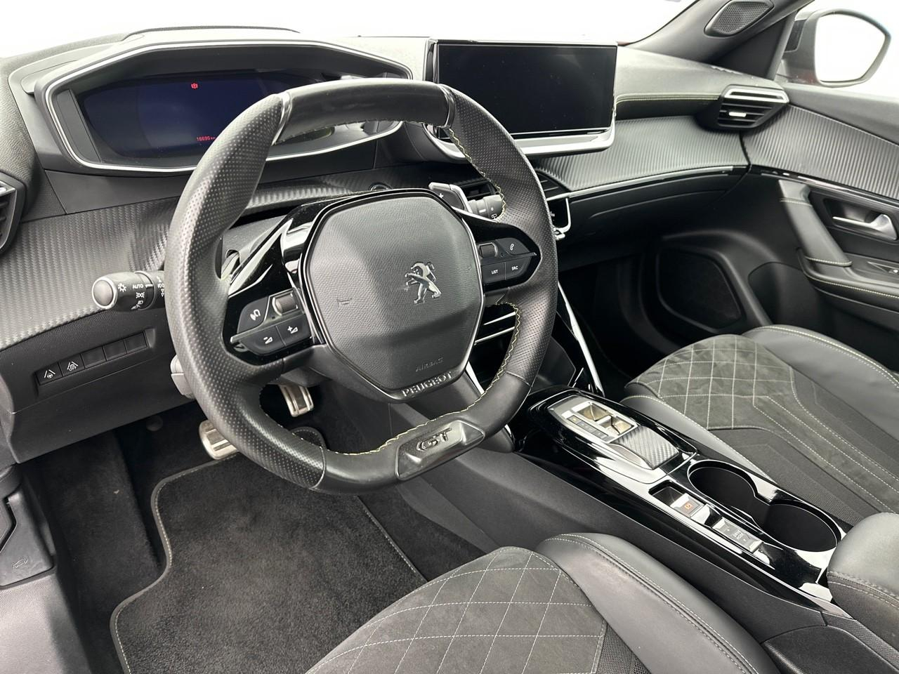 Peugeot 2008 puretech 130 s&s eat8 gt pack — photo 8