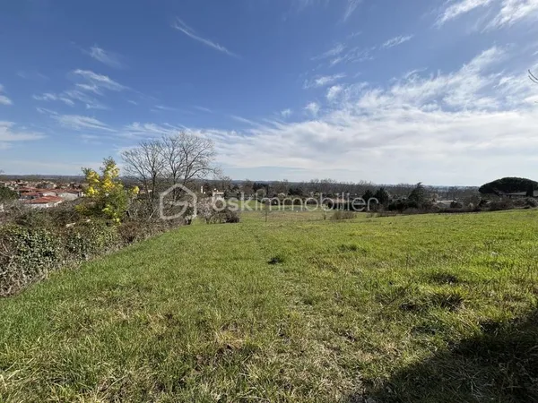Terrain de 4 220 m² avec Vue et Potentiel à Rabastens