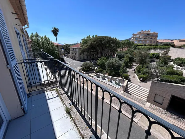 A VENDRE : T2 45m² - HYPER CENTRE - SAINTE-MAXIME
