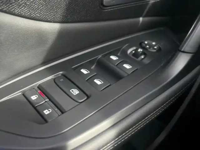 Peugeot 308 1.2 puretech 130ch s&amp;s allure pack — photo 10