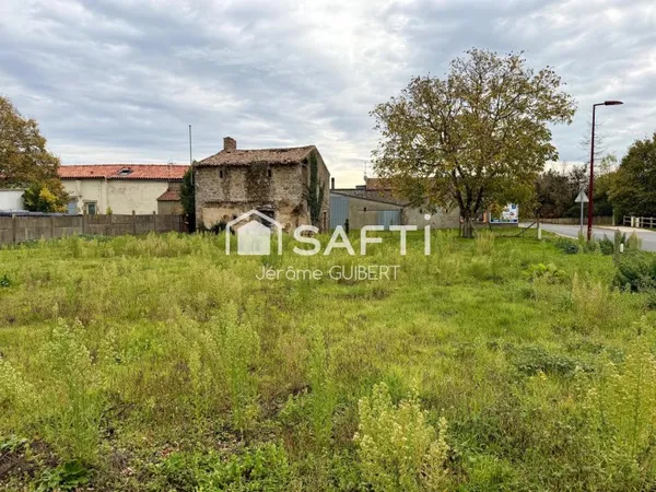 Terrain viabilisé de 777 m² à Saint-Aubin-du-Plain