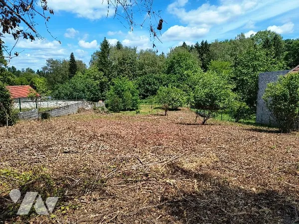 Terrain 911 m²