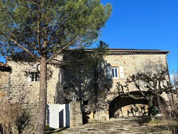 Maison et villa de prestige Vente Lablachère 6p 468m² 599000€