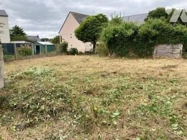 Terrain 607 m²