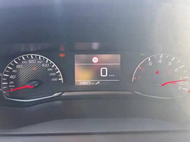 Peugeot 208 puretech 100 s&amp;s bvm6 — photo 12